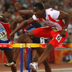 开云官网-刘翔劲敌罗伯斯近况！标准爱国青年 定居哈瓦那当主播经营农场酒吧|古巴|伊朗女足|移民|收入|体坛_新浪体育_新浪新闻