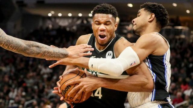 1637504218877051743.jpg 28c09d66-f980-4109-92ef-7e8a9b9253e8-112021_bucks_EC02979_.jpg